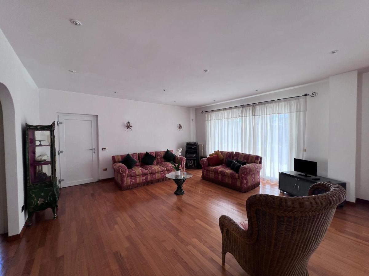Villa Luxury Roma Marco Simone Εξωτερικό φωτογραφία